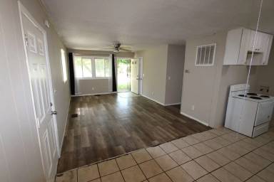 Main picture of 1528 Omega Ave