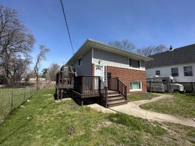 Main picture of 6050 E 6th Pl