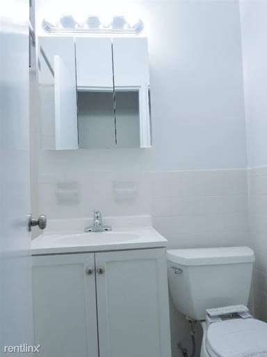 Main picture of 413 E 81st St