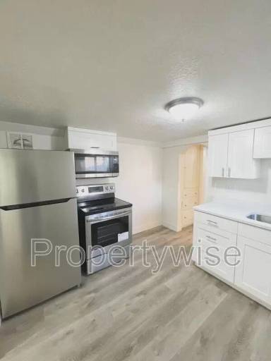Main picture of 757 E Scott Ave