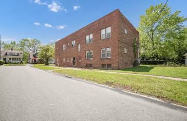 Main picture of 3690 E 139th St