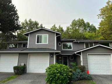 Main picture of 15903 NE 40th Way