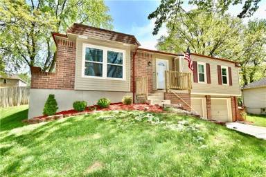 Main picture of 1013 NW Berkshire Dr