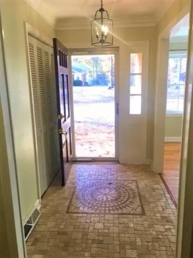 Main picture of 14 Kimberly Ln