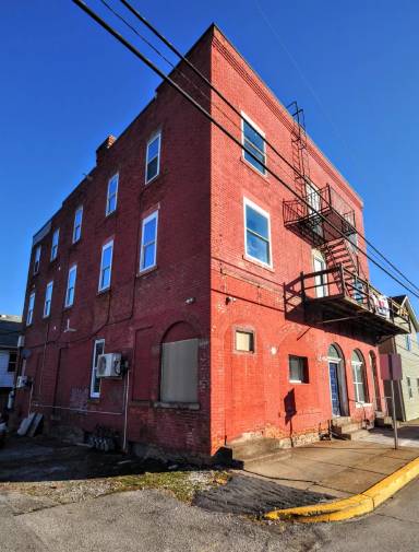Main picture of 125 Main St