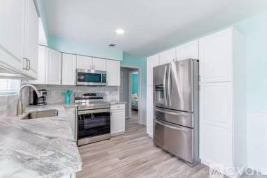 Main picture of 601 Rheims Way