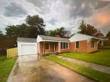 Main picture of 6420 Camp Bowie Blvd
