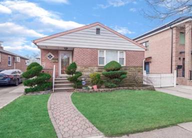 Main picture of 5852 208th St