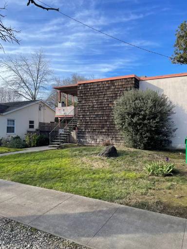 Main picture of 316 W 4th Ave