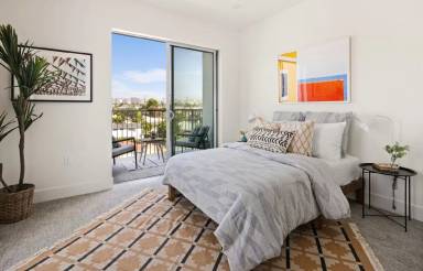 Main picture of 2600 S Sepulveda Blvd