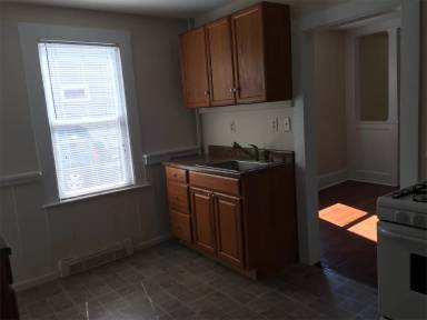 Main picture of 75 Woodford Avenue Ext