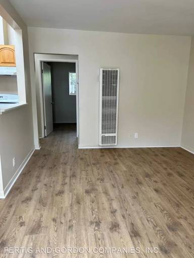 Main picture of 2136 Raymond Ave