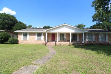 Main picture of 900 N 74th Ave