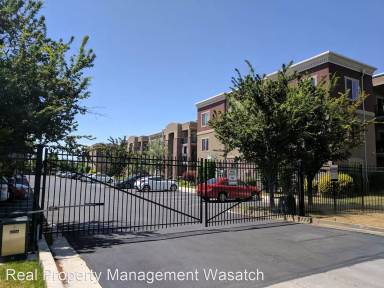 Main picture of 170 E Belmont Ave