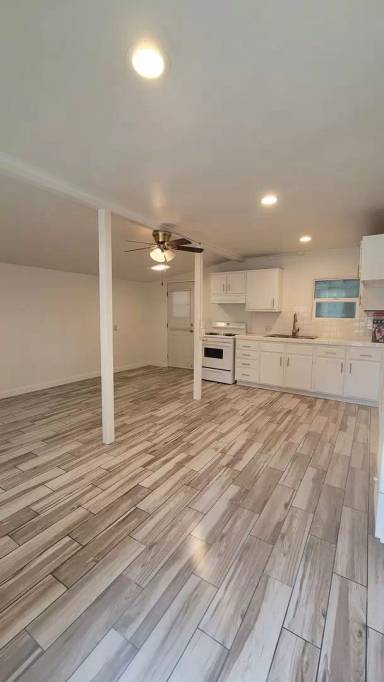 Main picture of 4166 N Ventura Ave