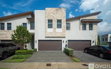 Main picture of 7925 NW 105th Ct