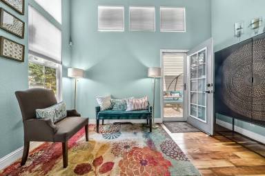 Main picture of 22 Village Square Pl