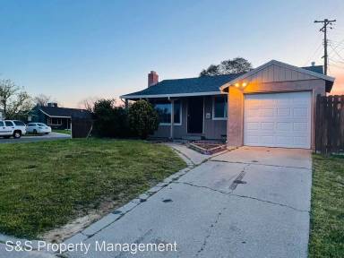 Main picture of 3661 Payne Way