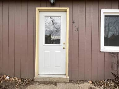 Main picture of 413 Raymond Pl