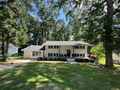 Main picture of 557 Sherwood Dr