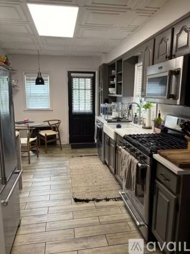 Main picture of 211 Baldwin St