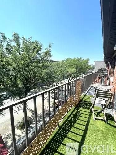 Main picture of 20 72 Steinway St