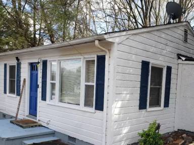 Main picture of 832 Barney Ave
