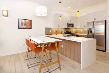 Main picture of 528 Thomas L Berkley Way