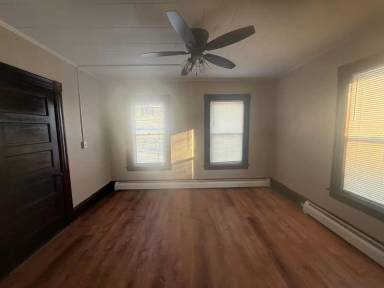 Main picture of 293 Hayward St