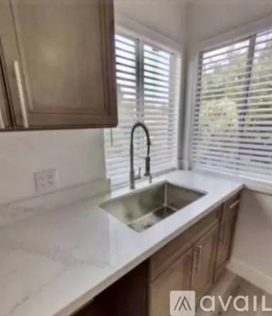 Main picture of 4888 Hillcrest Ave