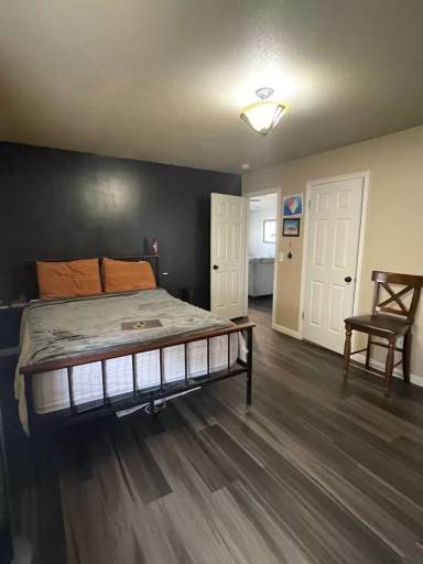 Main picture of 117 N 5th St