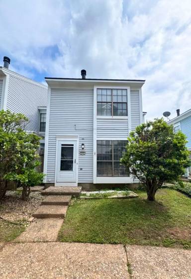 Main picture of 262 Settlers Park Dr