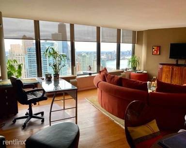 Main picture of Lake Point Tower Condominium