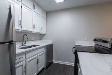 Main picture of Oak Ridge Apartments in Millard