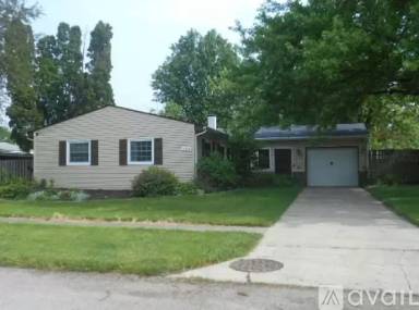 Main picture of 2003 Shaw Ave