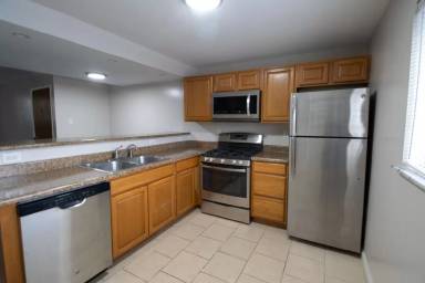 Main picture of 1726 E Broadway