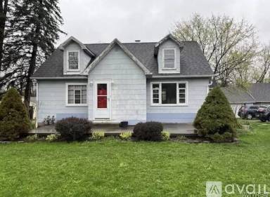 Main picture of 6441 Clinton St