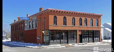 Main picture of 688 Clinton St