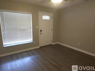 Main picture of 4555 Malibu St