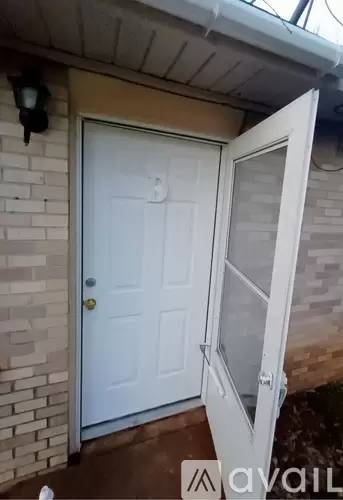 Main picture of 305 Adkins St