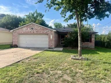 Main picture of 450 Jim Miller Dr