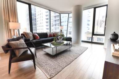 Main picture of 1328 S Michigan Ave
