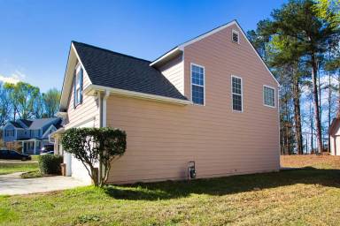 Main picture of 585 Chapel Walk Ln
