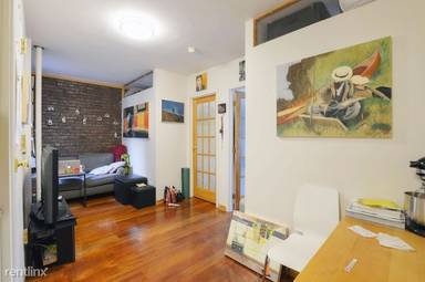 Main picture of 520 E 11th St