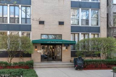 Main picture of 1425 N Dearborn St