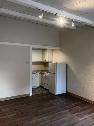 Main picture of 2034 Riverdale St