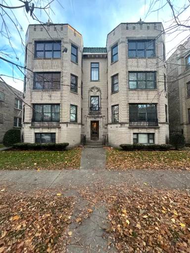 Main picture of 2643 W Greenleaf Ave