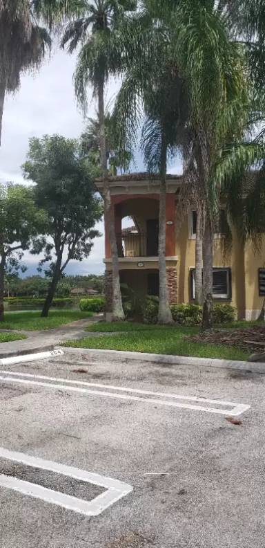 Main picture of 1005 NE 34th Ave