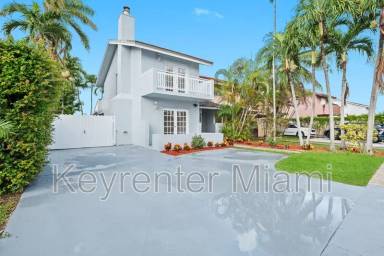 Main picture of 11740 SW 12th St