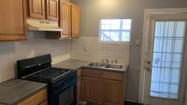 Main picture of 1524 W Woodlawn Ave
